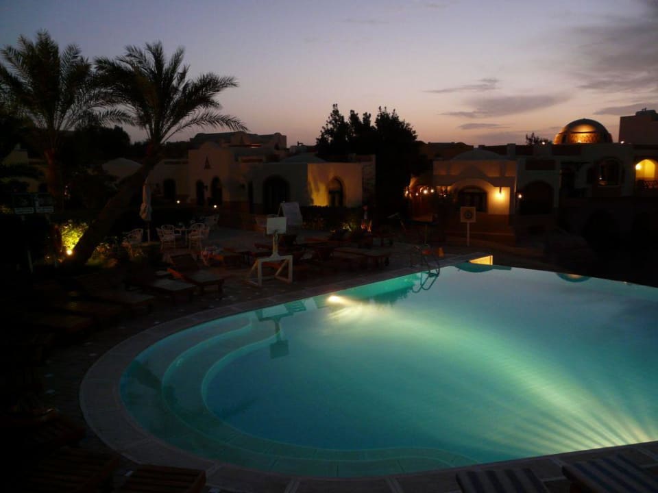 Der Pool am Abend Dawar El Omda - Adults only  (Im Umbau/Renovierung)