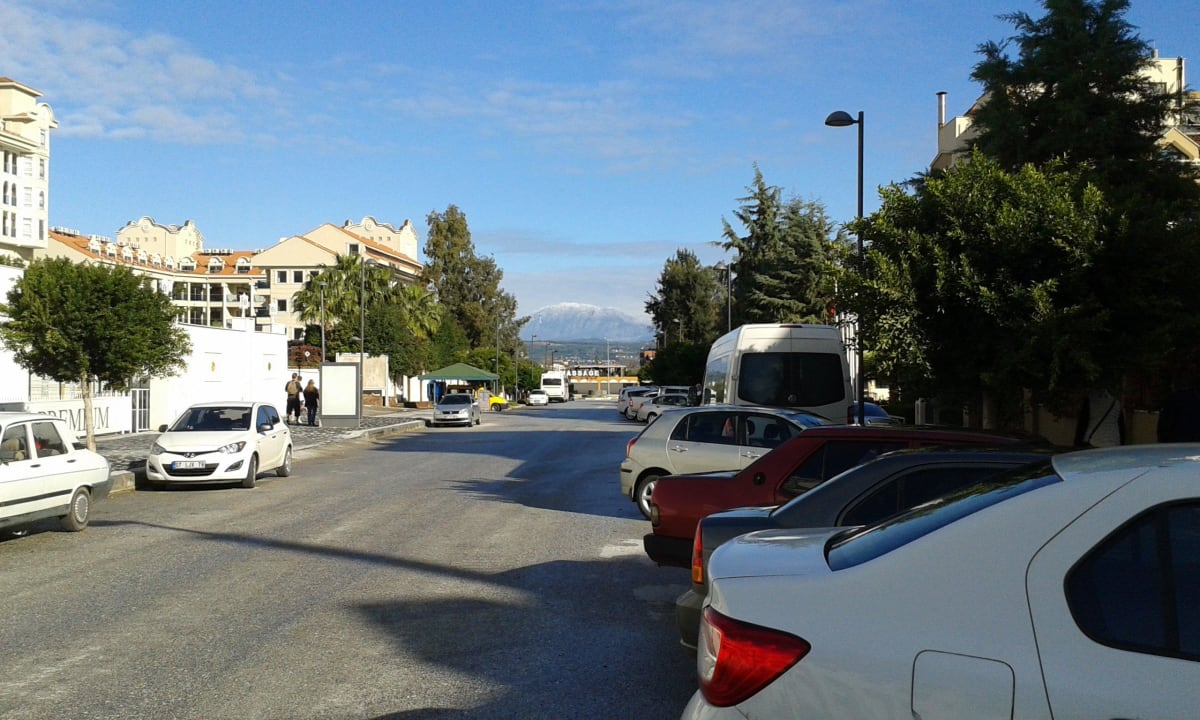 Strasse vor dem Hotel Grand Seker Hotel