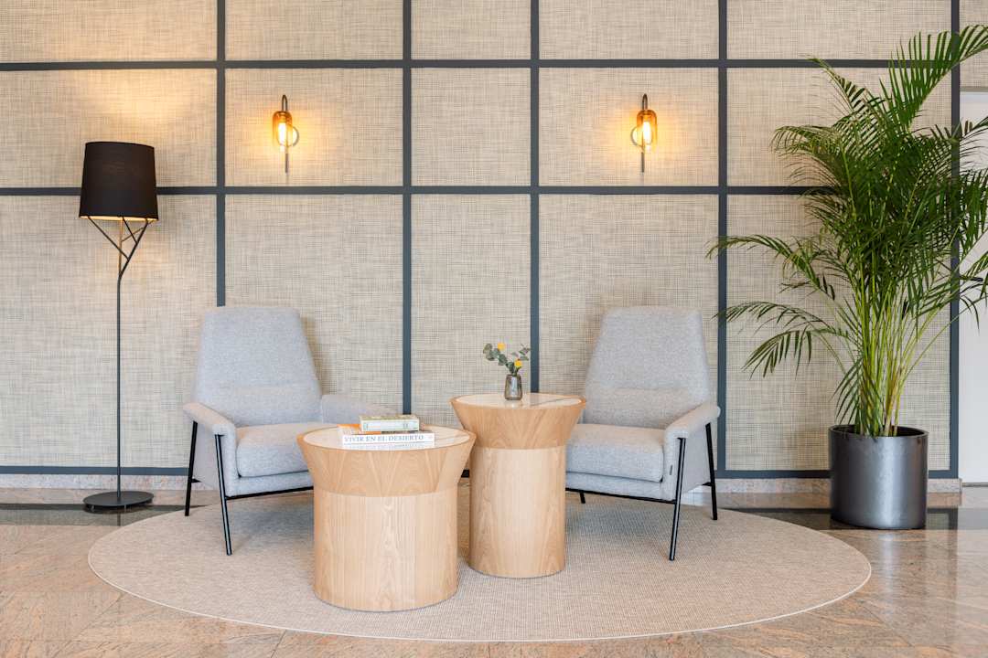 Lobby Hotel Santiago Plaza, Affiliated by Meliá