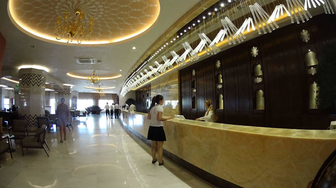 Rezeption Royal Taj Mahal Hotel