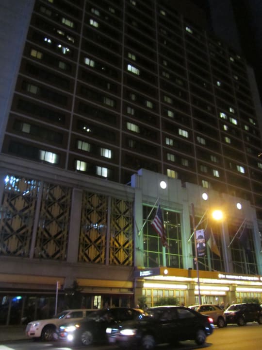 Das Hotel bei Nacht The Manhattan at Times Square Hotel