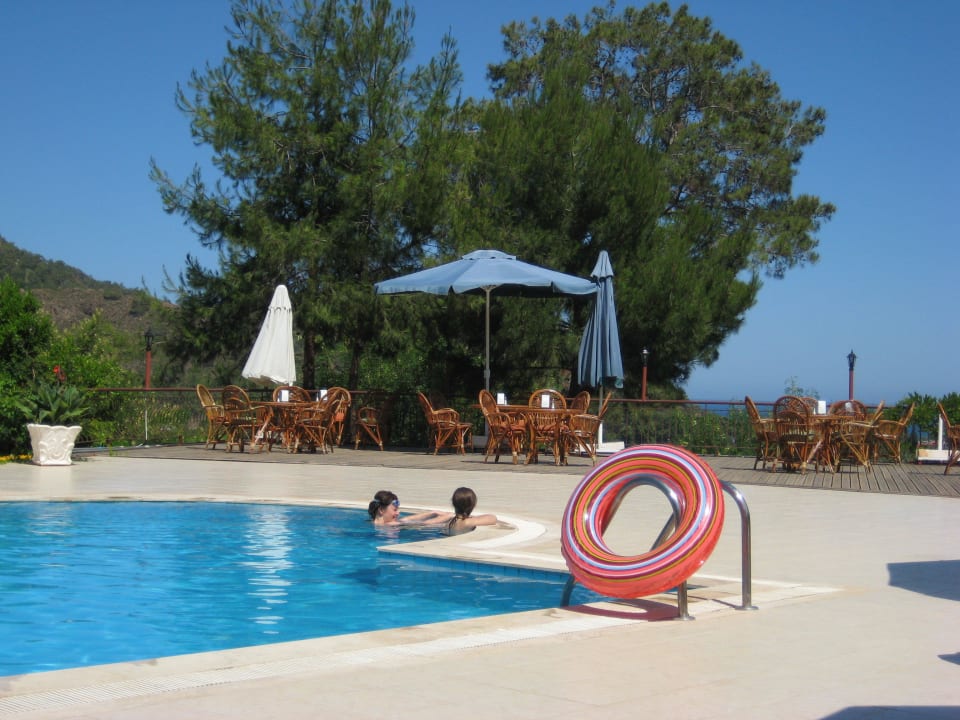 Lykia: Terrasse und Pool LYKIA lodge | home of happiness