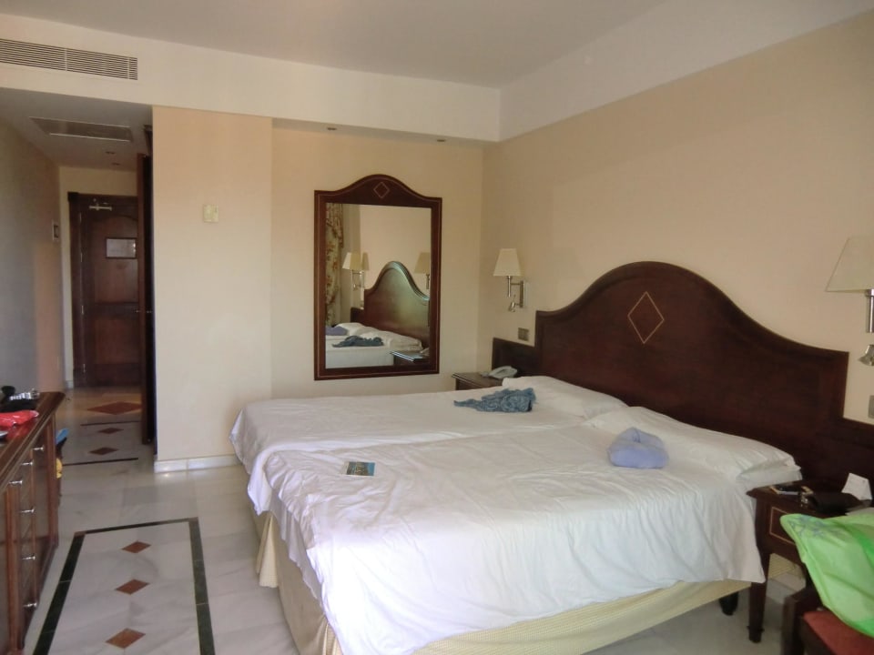 Großes Bett R2 Rio Calma Hotel & Spa & Conference