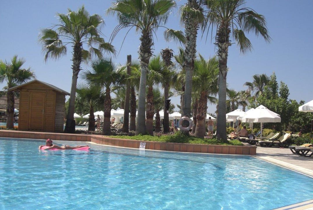 Pool Lara Barut Collection