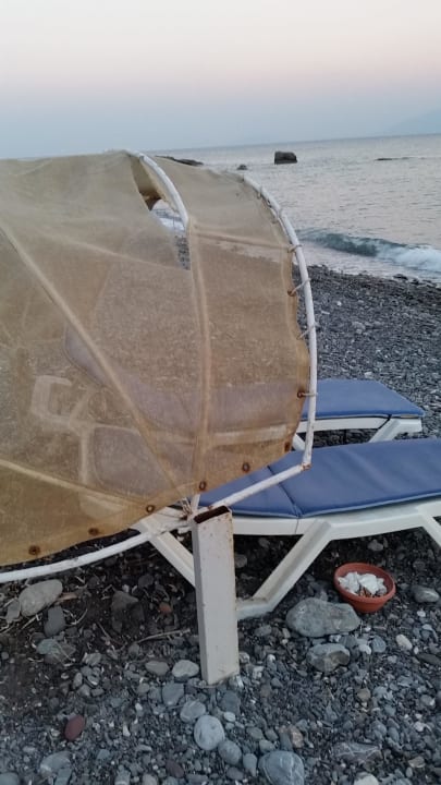 Liegen am Strand Dimitra Beach Hotel & Suites