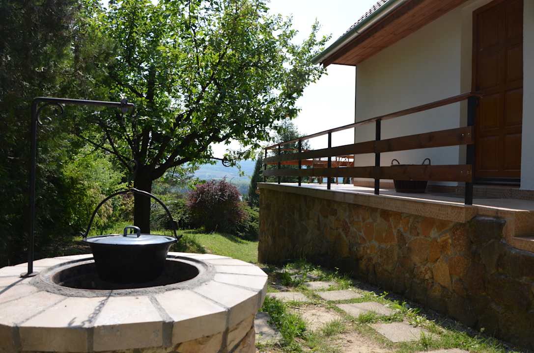 Gartenanlage Haus Rehe Zebegeny