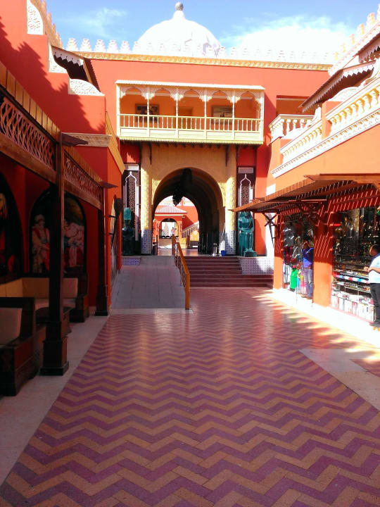 Die "Vergnügungsmeile" Pickalbatros Alf Leila Wa Leila Resort - Neverland Hurghada