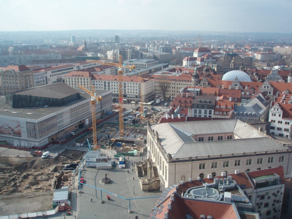 Von der Fauenkirche-Richtung Hotel Hotel Taschenbergpalais Kempinski Dresden