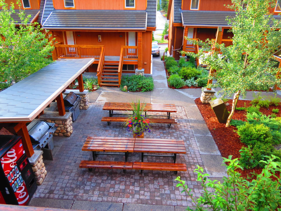 BBQ Hotel Hidden Ridge Resort