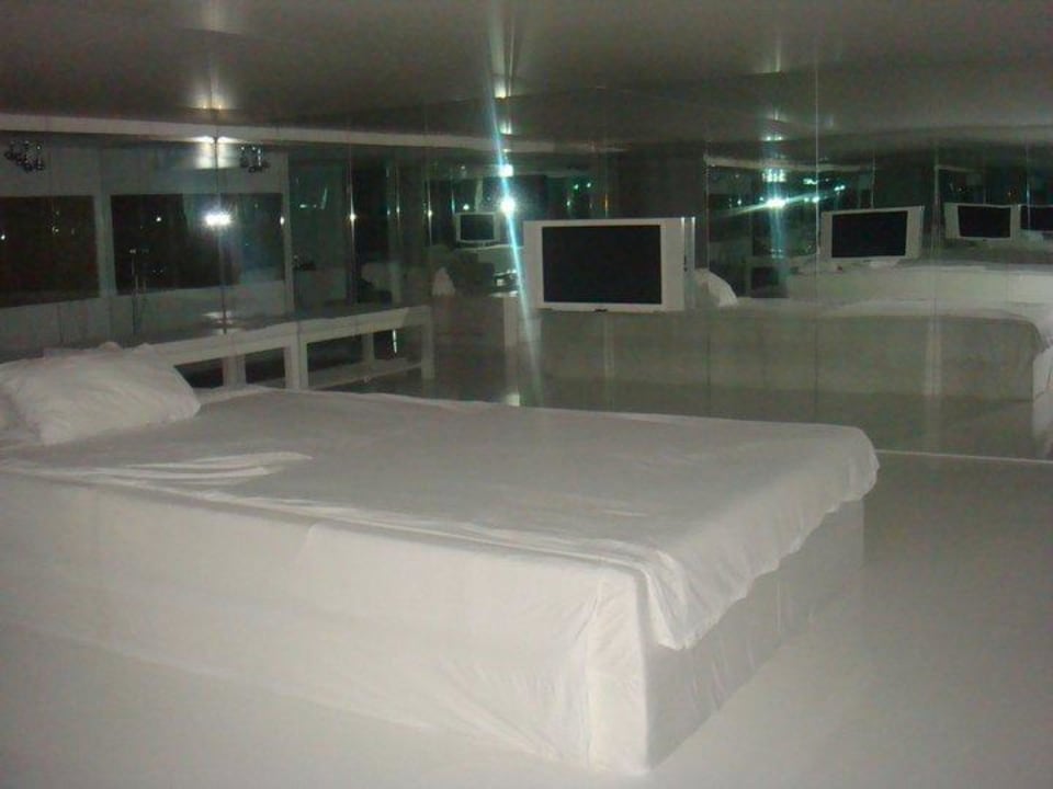 Suite 5555 Adam & Eve - Adults only