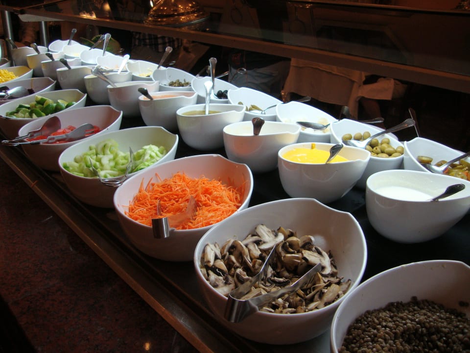 Abendessen - Salate Hotel Riu Palace Riviera Maya