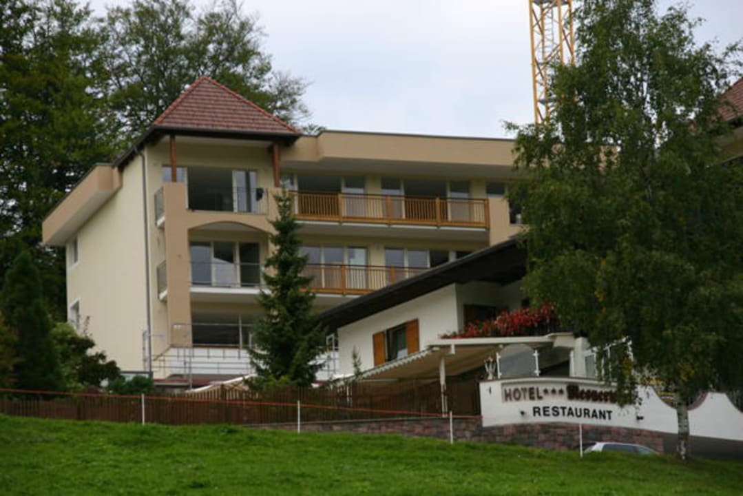 Fenster und Geländer sind fertig Hotel Der Mesnerwirt