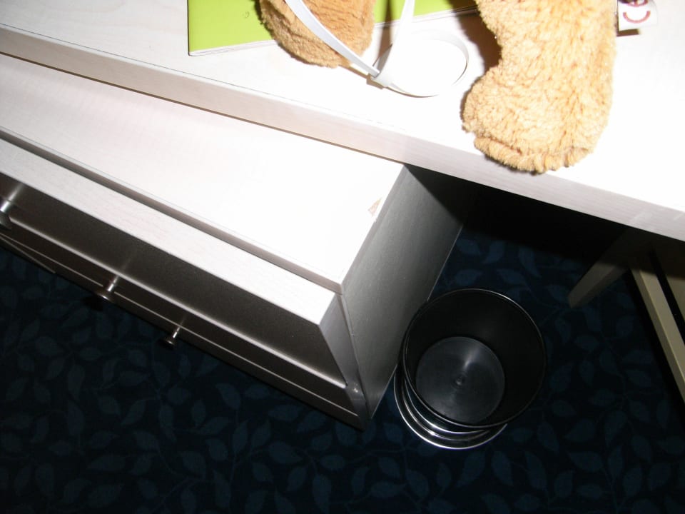 Schrank verschmutzt VONRESORT Golden Coast