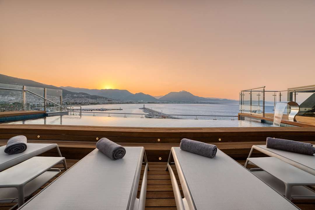 Pool Numa Port Hotel