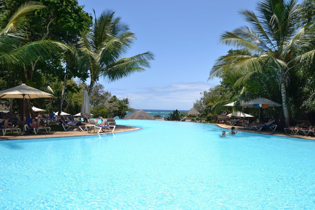 Kaskadenpool mit Meerblick Baobab Beach Resort & Spa