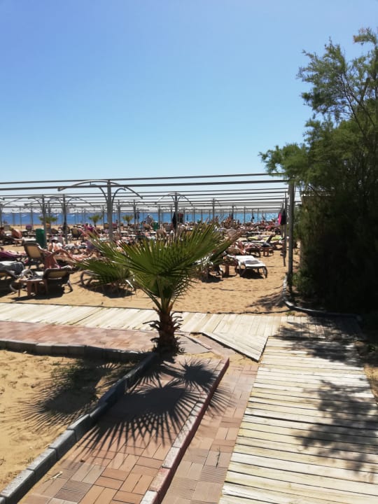 Strand Port Side Resort Hotel