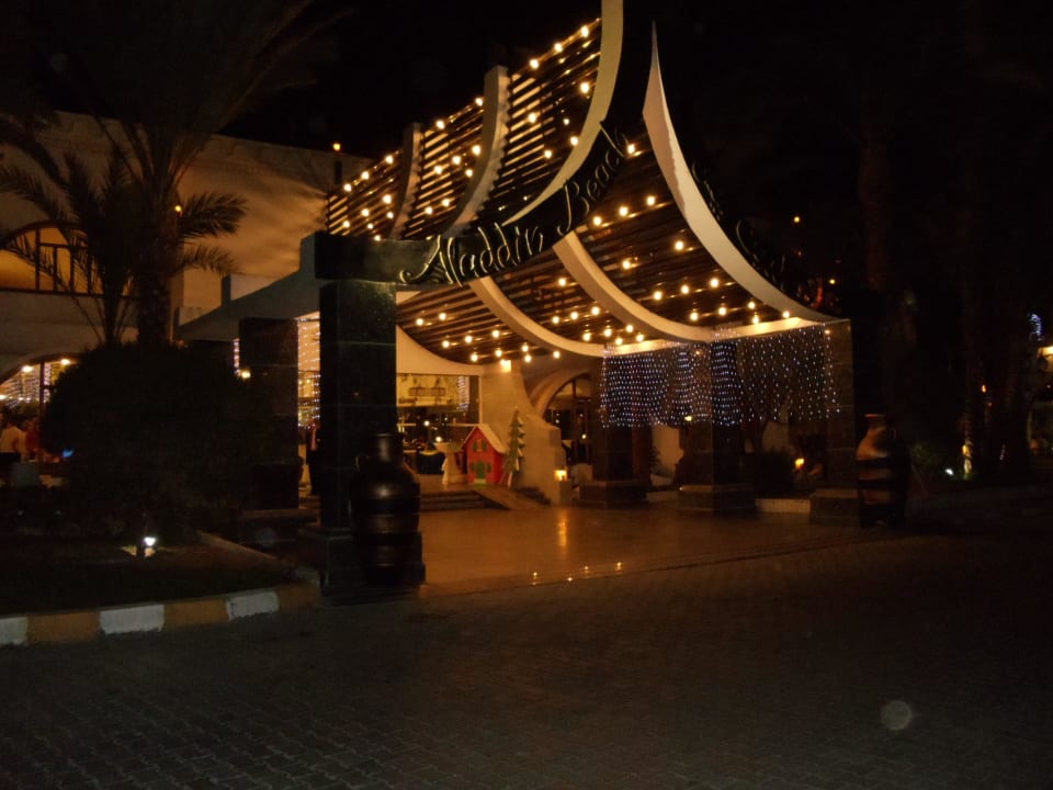 Eingangsbereich zur Rezeption Aladdin Beach Resort