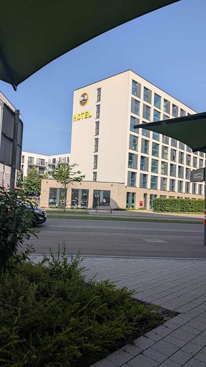 Außenansicht B&B Hotel Neu-Ulm