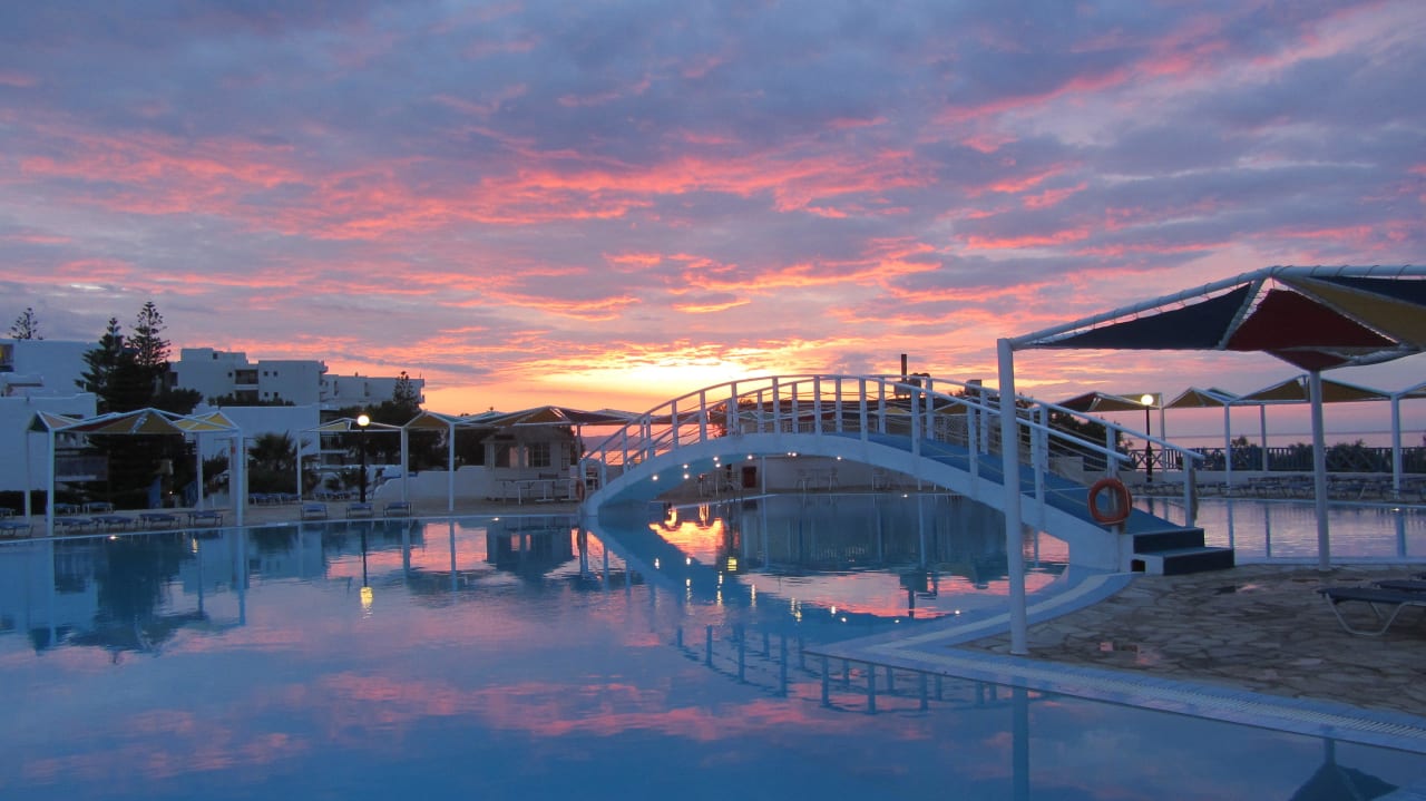 Sonnenuntergang Mitsis Selection Rinela