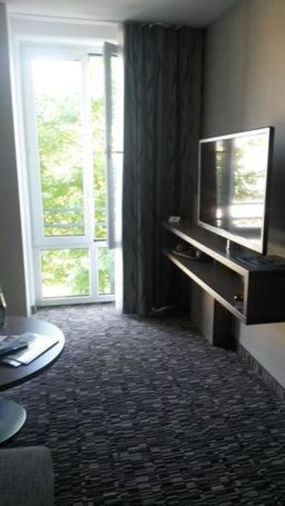 Business-Suite Flachbild TV Hotel Park Inn by Radisson Göttingen