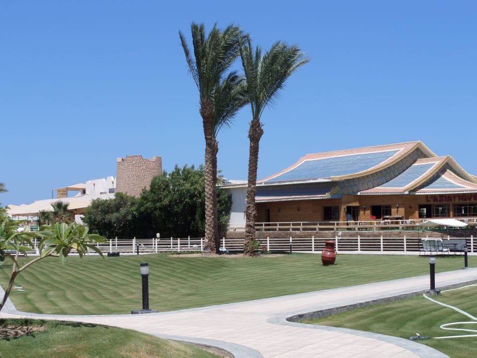 Blick zum asiatischen Restaurant & Castello Pickalbatros Dana Beach Resort - Hurghada