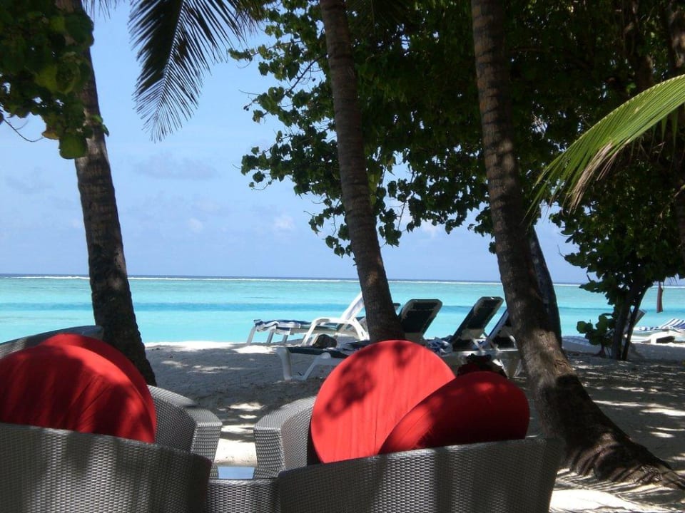 Bar vor den Wasservillen Meeru Maldives Resort Island