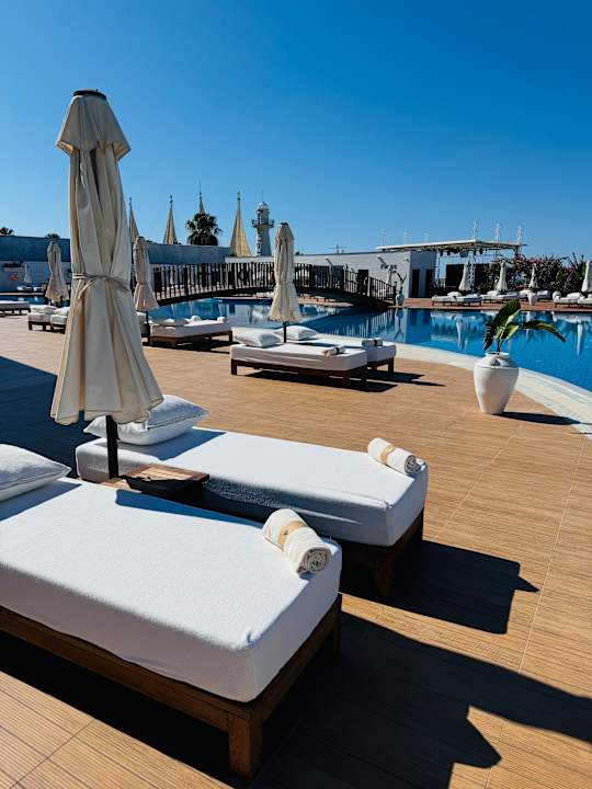 Pool Rubi Platinum Sign