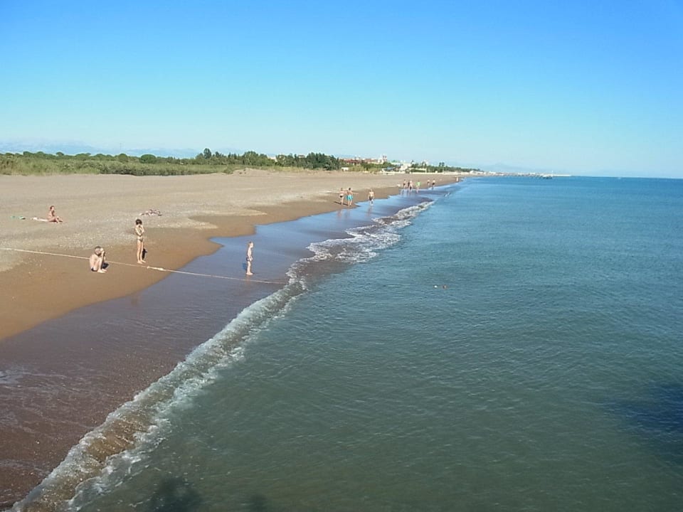 Läd zum spazieren ein Saturn Palace Resort Hotel