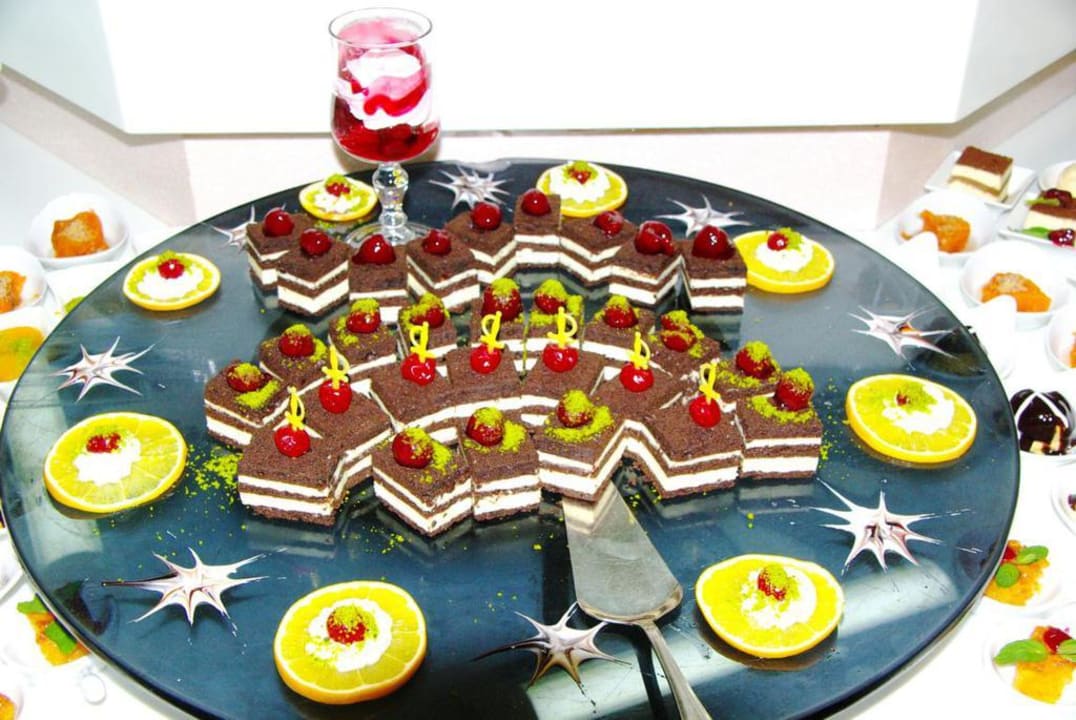 Büffet und Speisen Sunrise Queen Luxury Hotel