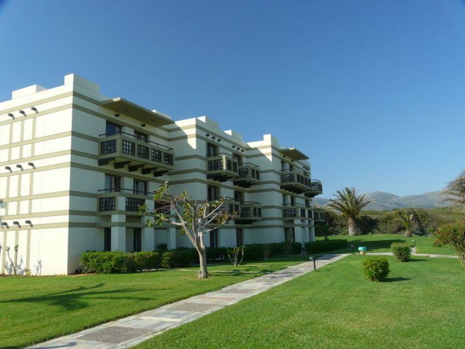 Hotel aus Gartenansicht Grecotel Meli Palace