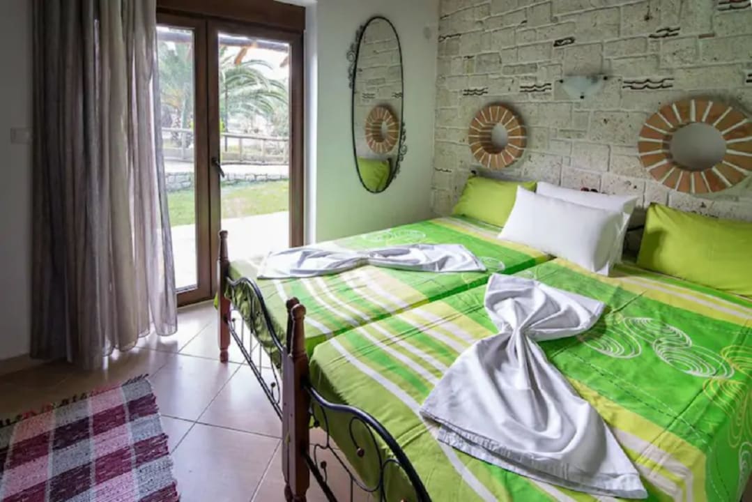 Zimmer Theano Apartments