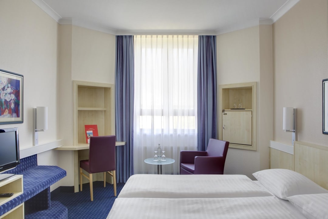 Standard Doppelzimmer rugs HOTEL Augsburg City