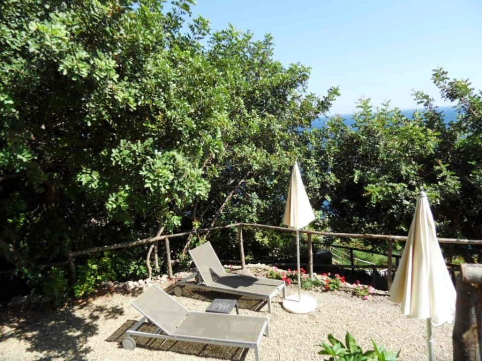 Liegeterrassen oberhalb des Pools TUI Blue Puntamare