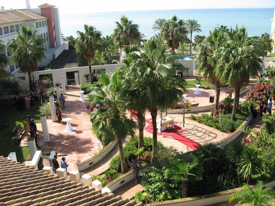 Aussicht vom Balkon über den Garten Fuerte Conil-Resort