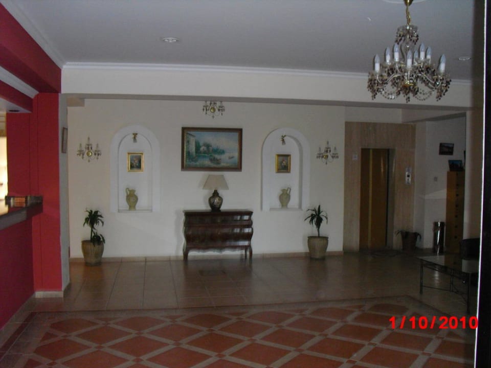 Lobby & Eingang Hotel Chrystalla