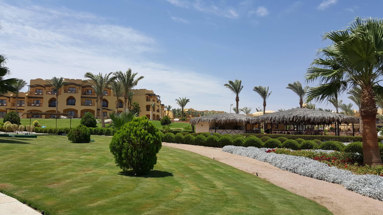 Spazierweg innerhalb der Bucht Jaz Dar EL Madina