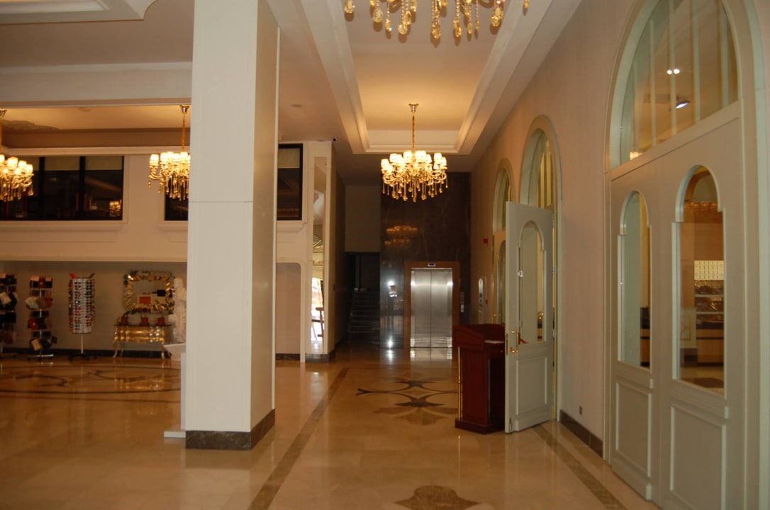 Vorraum Restaurant J'adore Deluxe Hotel & Spa