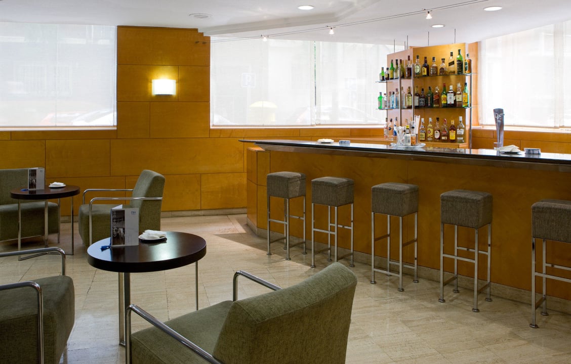 Bar NH Madrid Zurbano