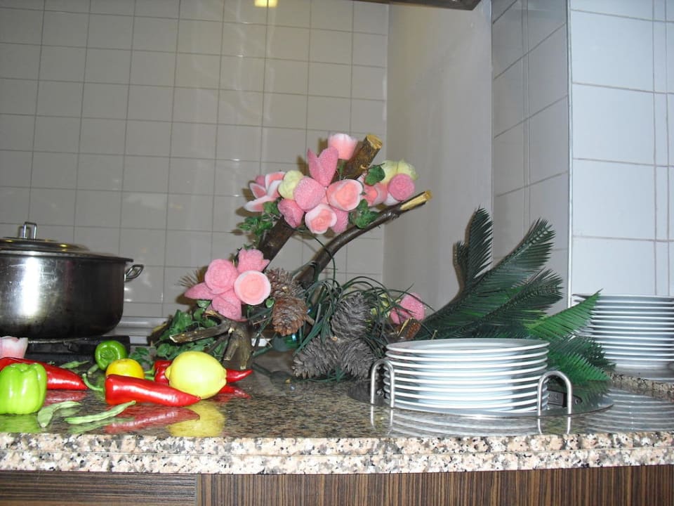 Figuren im Hotelrestaurant Telatiye Resort