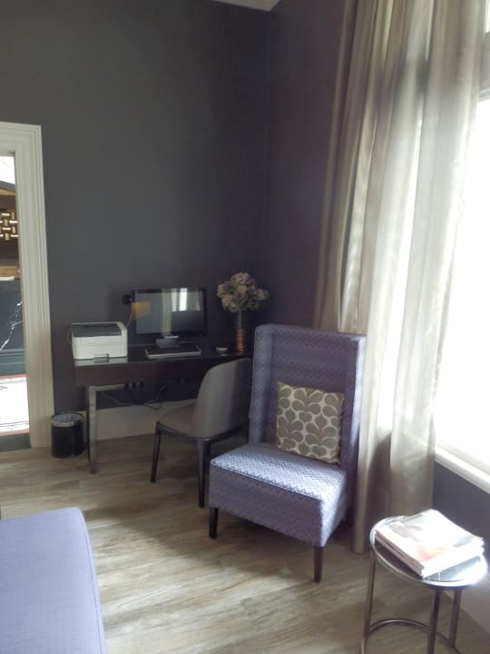 Lobby Hotel Challis Lodge