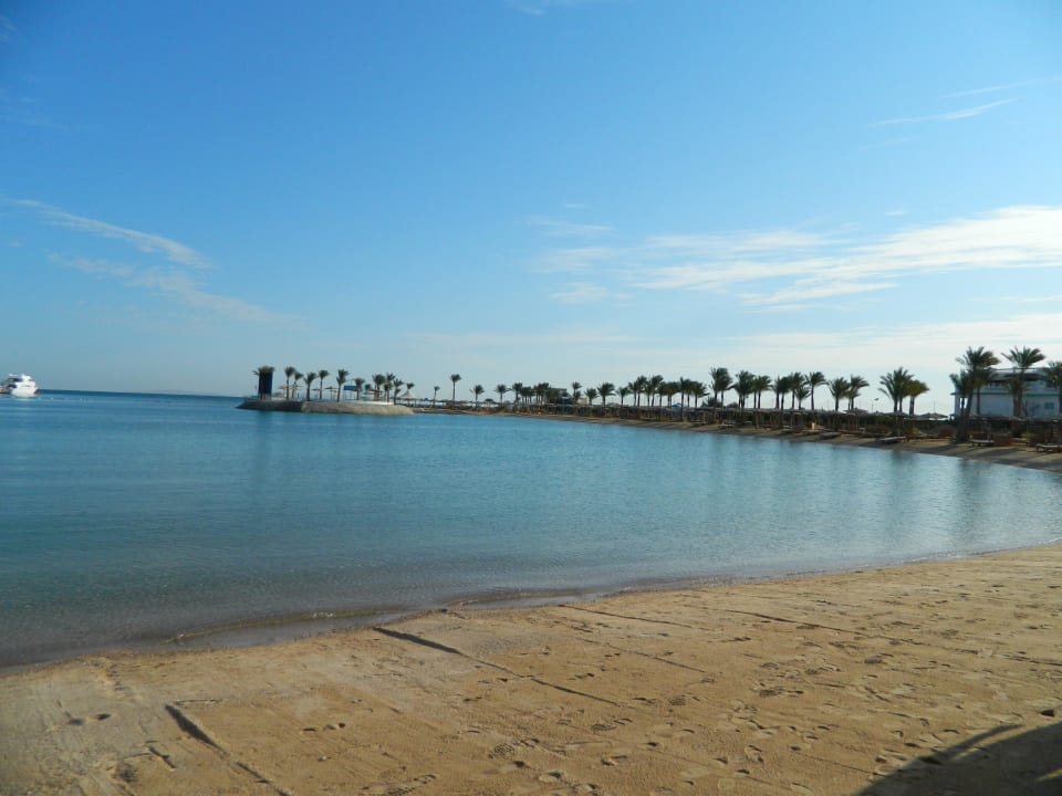 Plaża hotelowa Mirage Bay Resort & Aqua Park