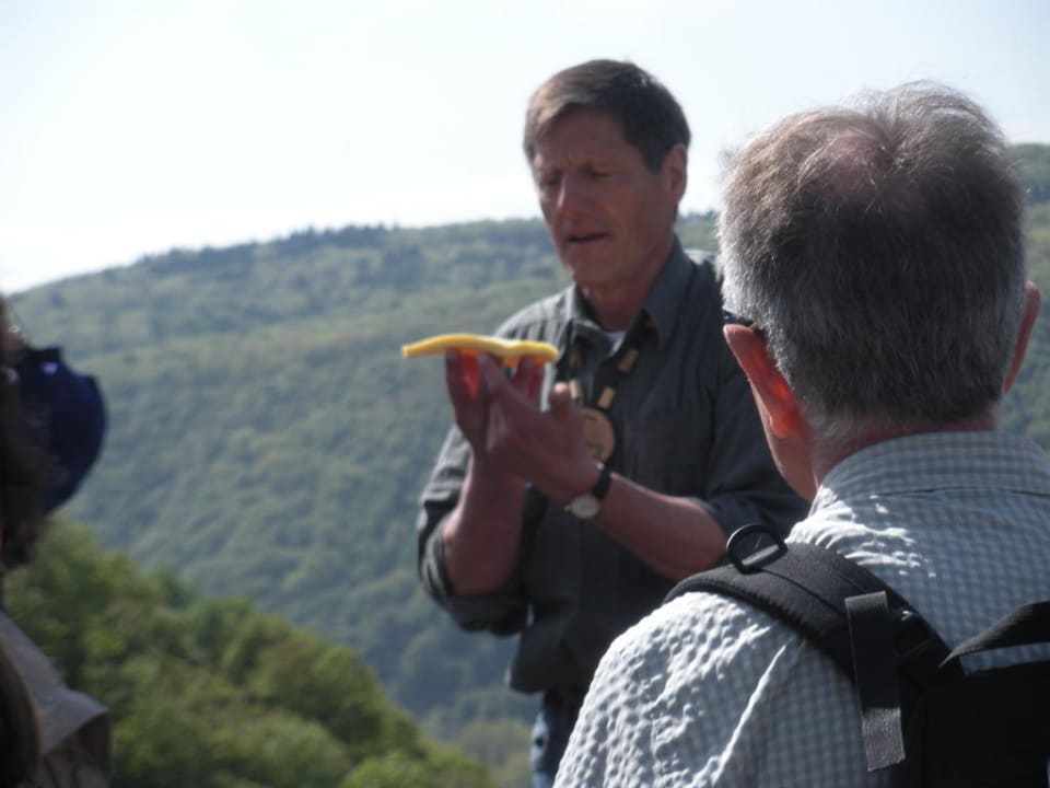 Wolfgang unser Wanderführer Breuers Rüdesheimer Schloss