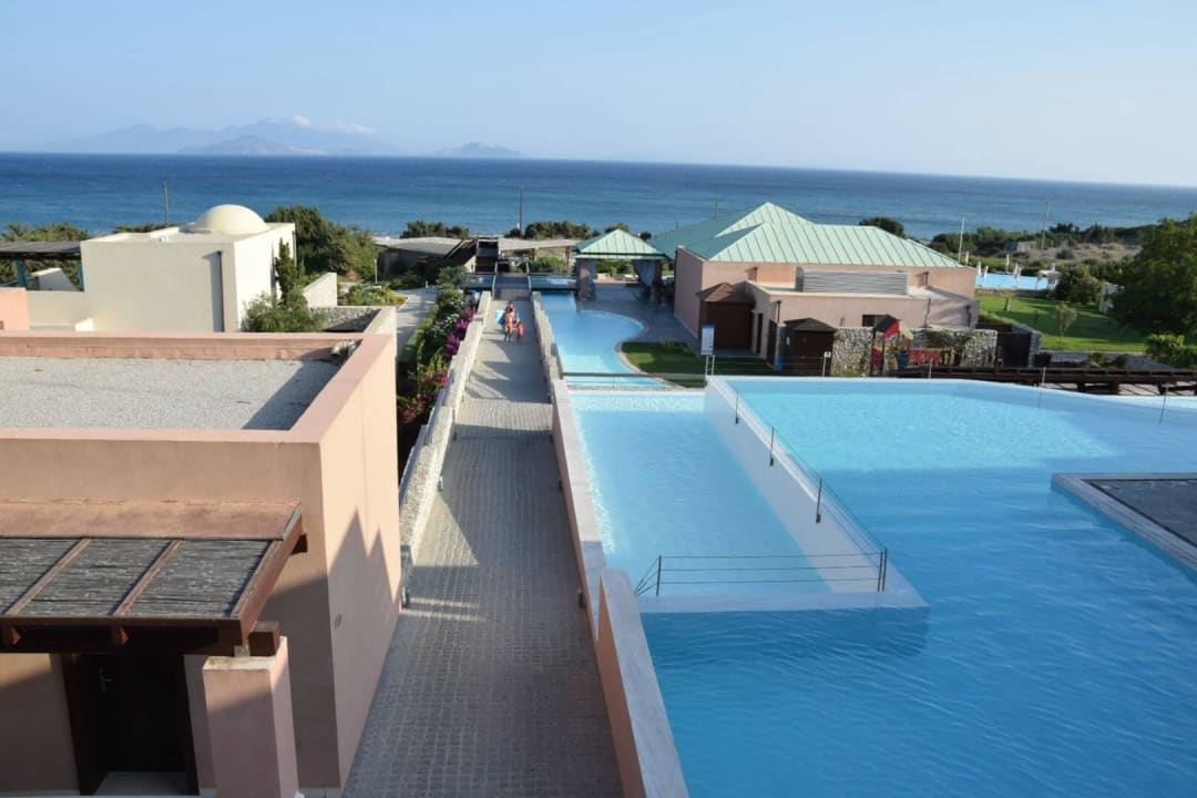 Pool, Weg zum Meer Atlantica Belvedere Resort