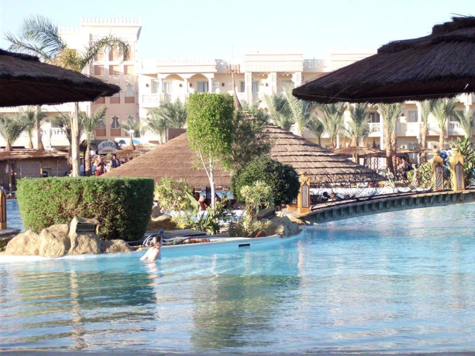 Pool mit Poolbar Pickalbatros Palace Resort