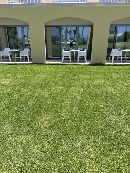 Gartenanlage St. George Beach Hotel & Spa Resort