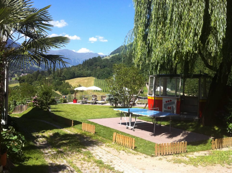Neue Liegewiese hinterm Hotel Alpenhof Lodge Passeiertal