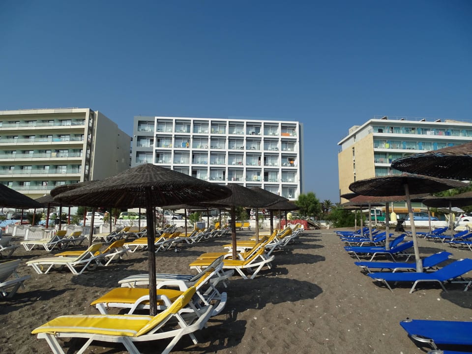 Liegen am Strand Ibiscus Hotel Rhodos