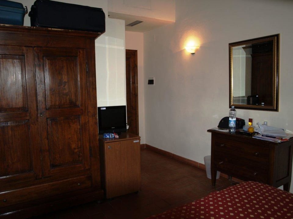 Blick zur Zimmertür Cascina de Fagiolari