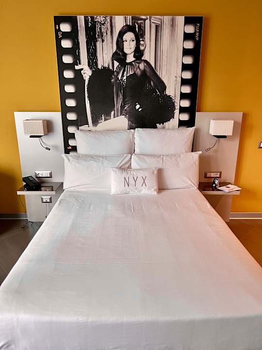 Zimmer NYX Hotel Milan by Leonardo Hotels