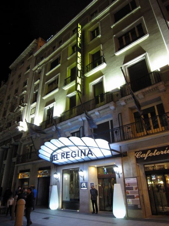 Entrance Hotel Regina